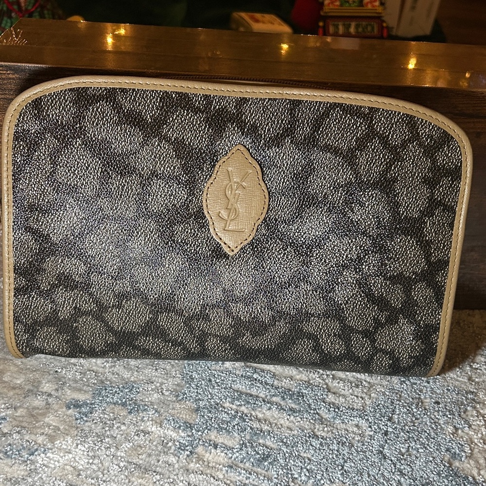 218. Yves Saint Laurent clutch